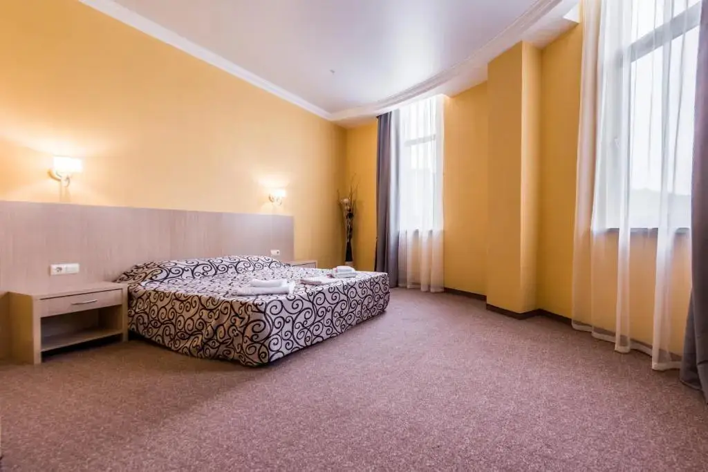 Сочи: Yuzhnaya Stolitsa Hotel