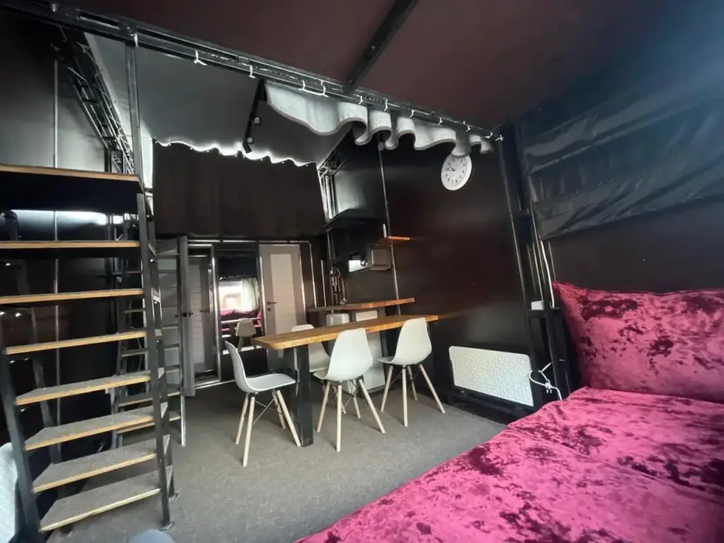 Камень-на-Оби: Lastochka Hotel
