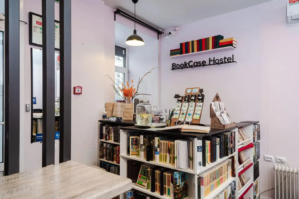 Хостел BookCase — фото 1