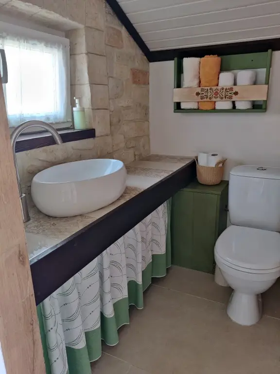 Саки: Kantri Guest House