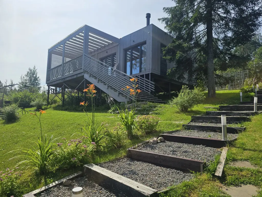Коттедж Черничный склон Grey House — фото 1