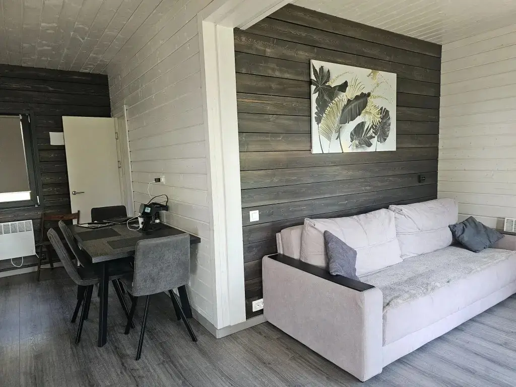 Орехово: Коттедж Черничный склон Grey House