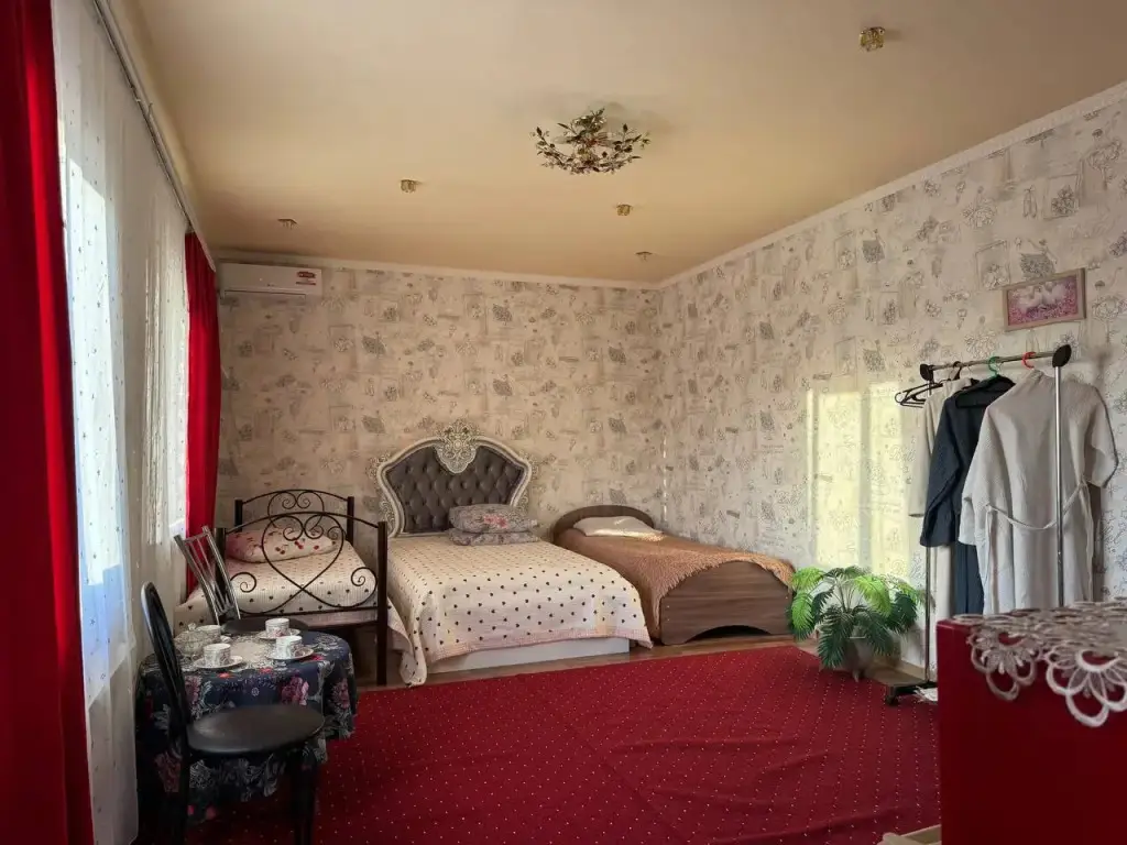 Бахчисарай: Mozhzhevelovaya Roscha Guest House