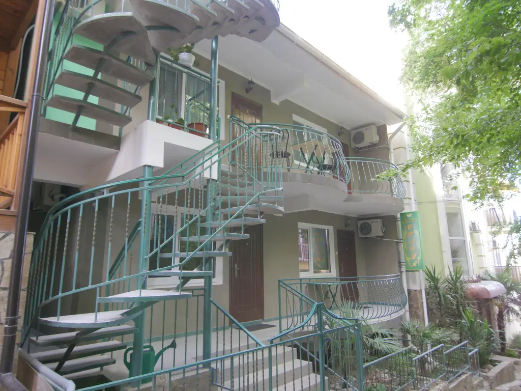 Алушта: Selena Guest House
