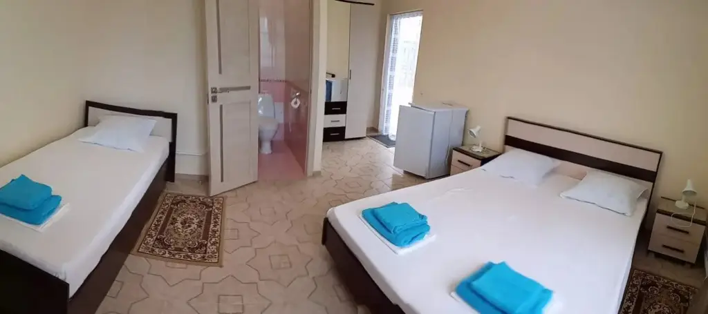Голубицкая: Komfort Guest House