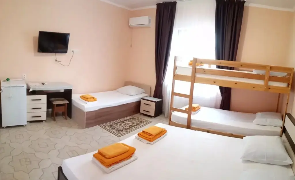 Голубицкая: Komfort Guest House