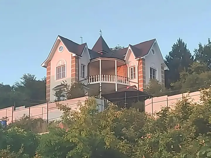 Туапсе: V Gorakh S Velikolepnym Vidom Villa