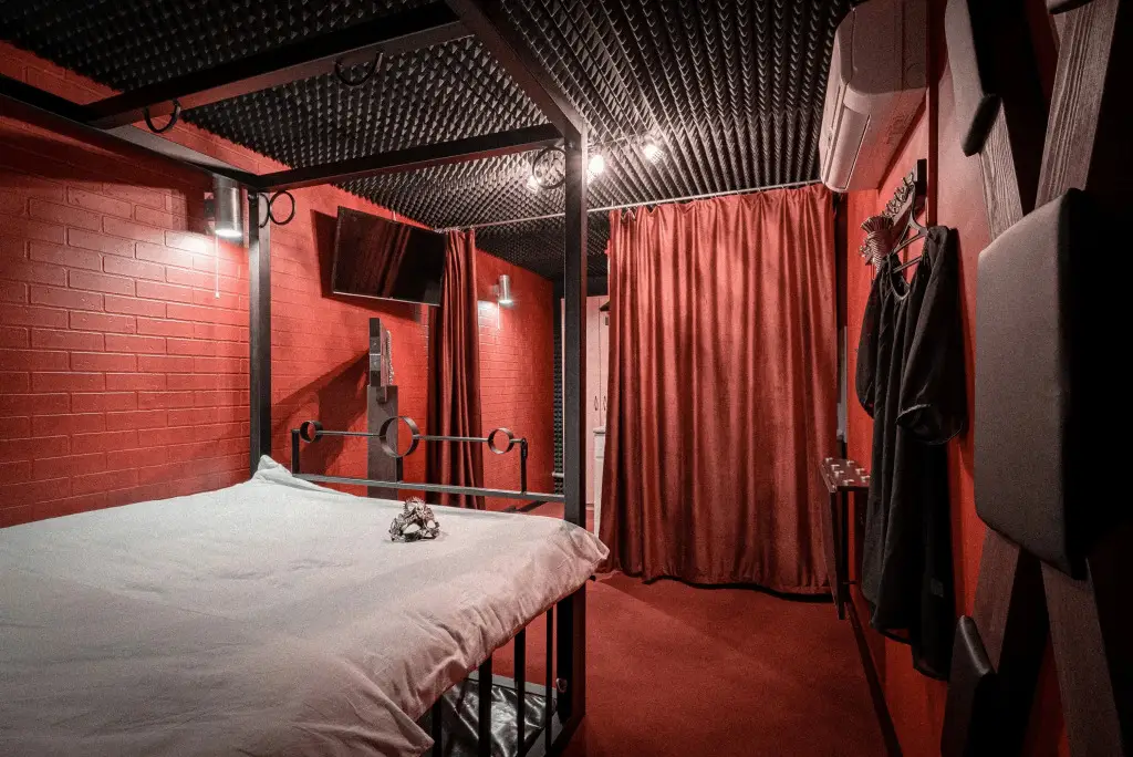 Сочи: 18+ Krasnaya Komnata Dlya Romanticheskikh Svidaniy Flat