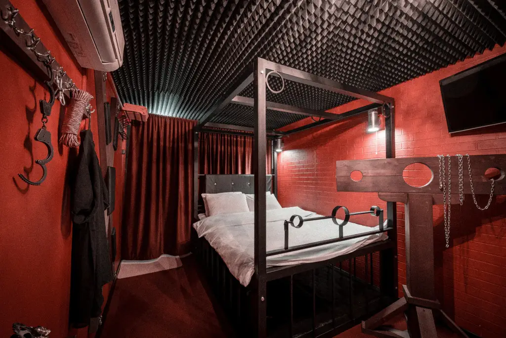 Сочи: 18+ Krasnaya Komnata Dlya Romanticheskikh Svidaniy Flat