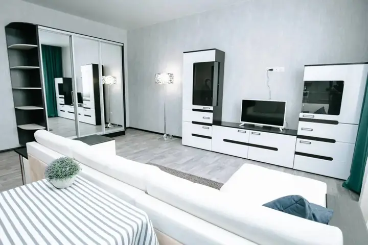 Кемерово: Pritomskij 15/1 Odnokomnatnye apartamenty -studija rjadom s Ledovym dvortsom