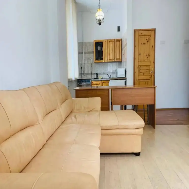 Кемерово: Sovetskij 59 Trehkomnatnye apartamenty rjadom s Administratsiej