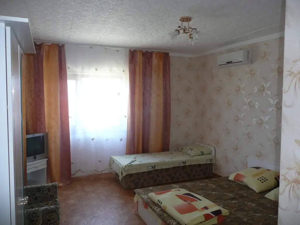 Судак: Guest House Liliya
