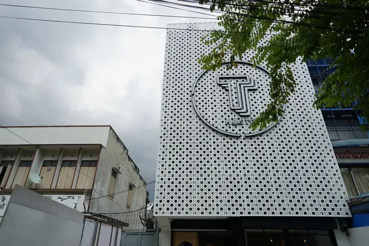 Бангкок: T Hostel at Victory Monument