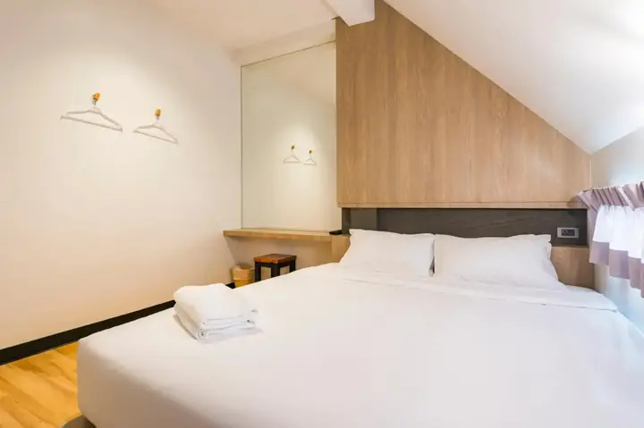 Бангкок: T Hostel at Victory Monument