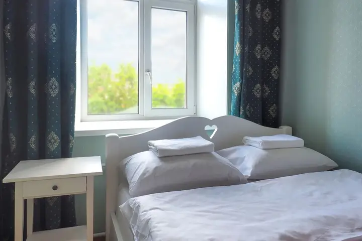 Санкт-Петербург: Friends Rooms on Vosstaniya