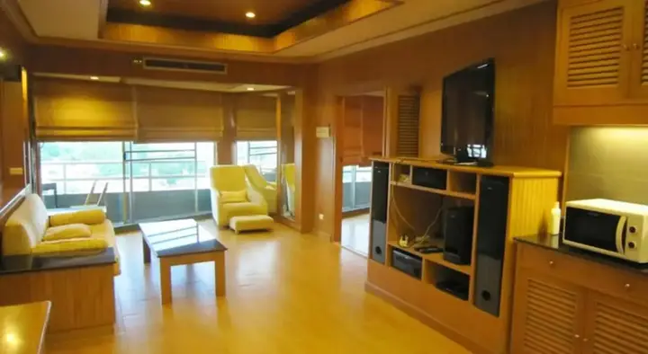 Паттайя: Vt1 Luxury Thai Style Service Apartment