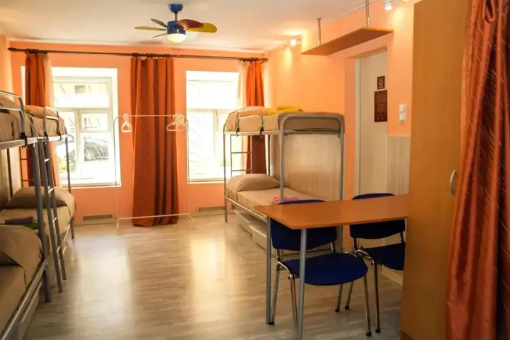 Санкт-Петербург: Меблированные комнаты Old Flat на Жуковского