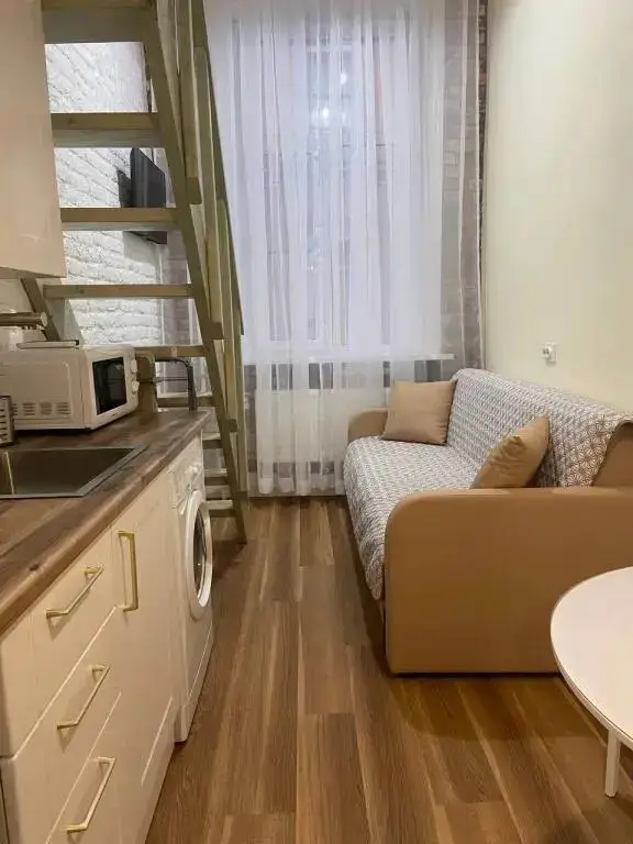 Санкт-Петербург: Апартаменты LOFT & HOME