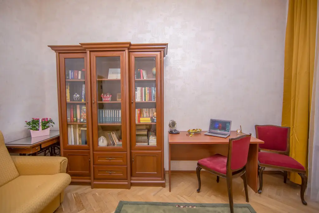 Санкт-Петербург: Апартаменты St. Isaak's 4 bedroom & 3 bathroom