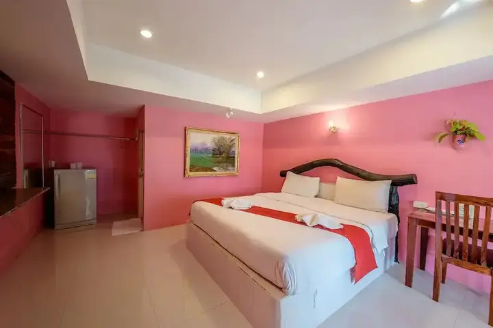 Сатуэк: Moon River Resort