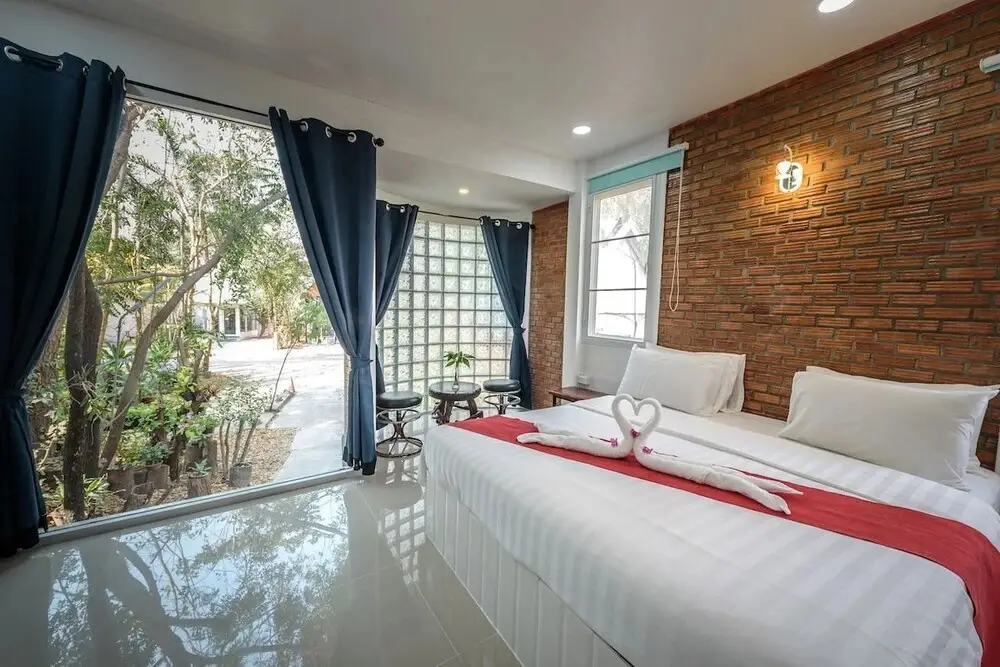 Сатуэк: Moon River Resort