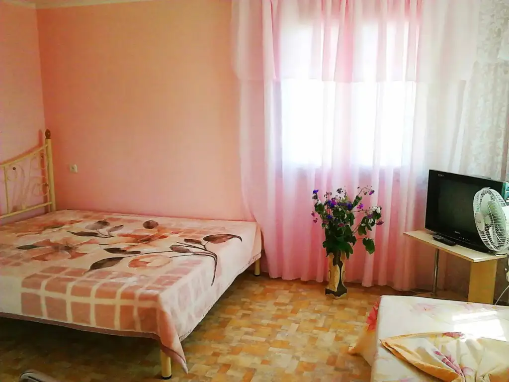 Рыбачье: Cottages Over the sea
