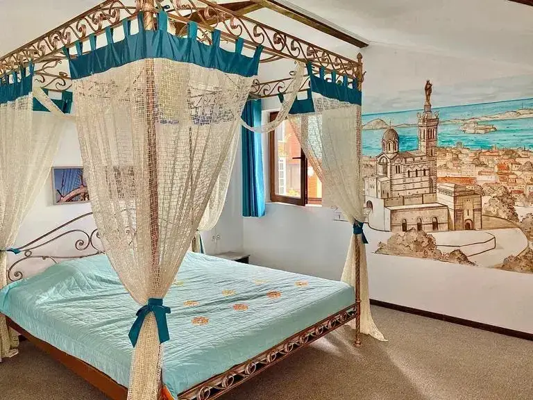 Утёс: Espaniola Hotel