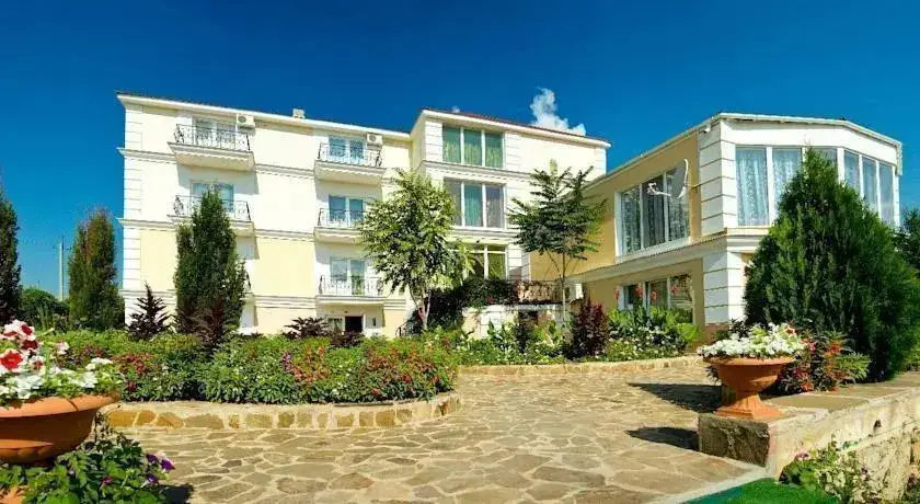 Ялта: Villa Playatina