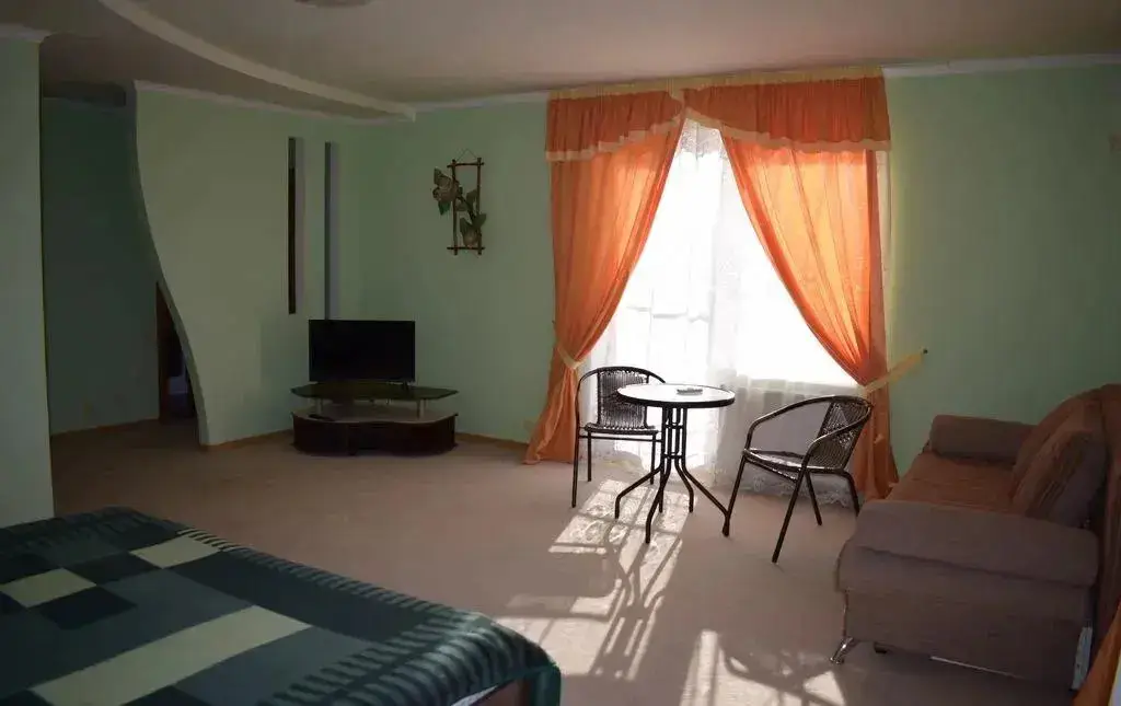 Ялта: Villa Playatina