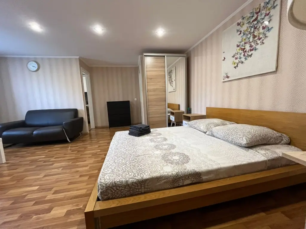 Кемерово: Na Ulitse Pritomskaya Naberezhnaya 13 Apartments