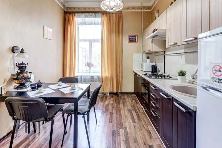 Санкт-Петербург: Веста на Малой Московской