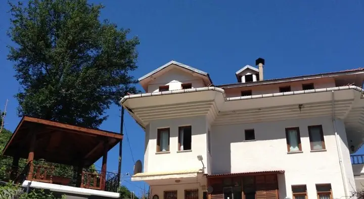 Кайели: Beyaz Kosk