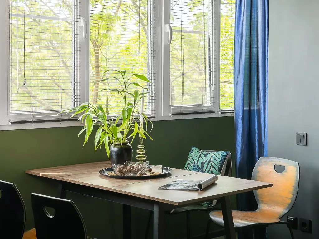 Владивосток: Квартира Двухкомнатная в Стиле Loft с Видом на Бухту Золотой Рог