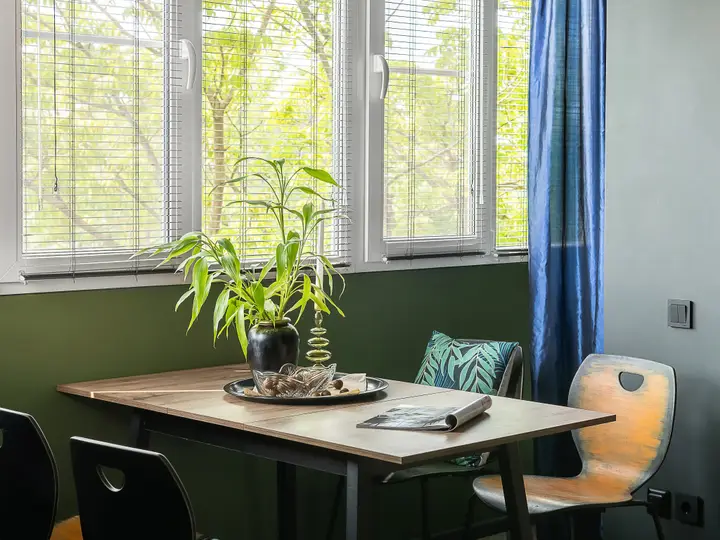 Владивосток: Квартира Двухкомнатная в Стиле Loft с Видом на Бухту Золотой Рог