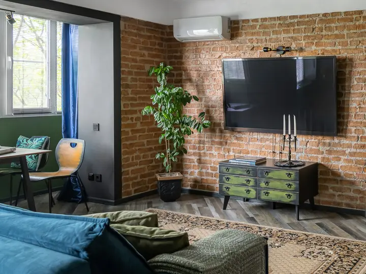 Владивосток: Квартира Двухкомнатная в Стиле Loft с Видом на Бухту Золотой Рог