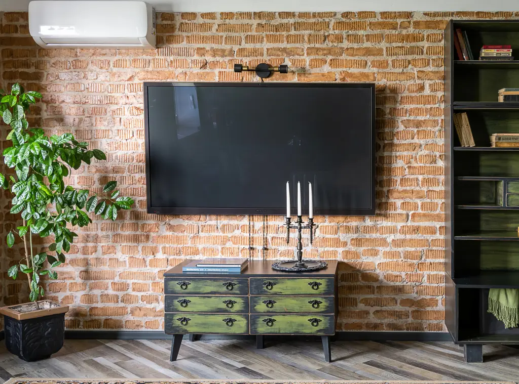 Владивосток: Квартира Двухкомнатная в Стиле Loft с Видом на Бухту Золотой Рог