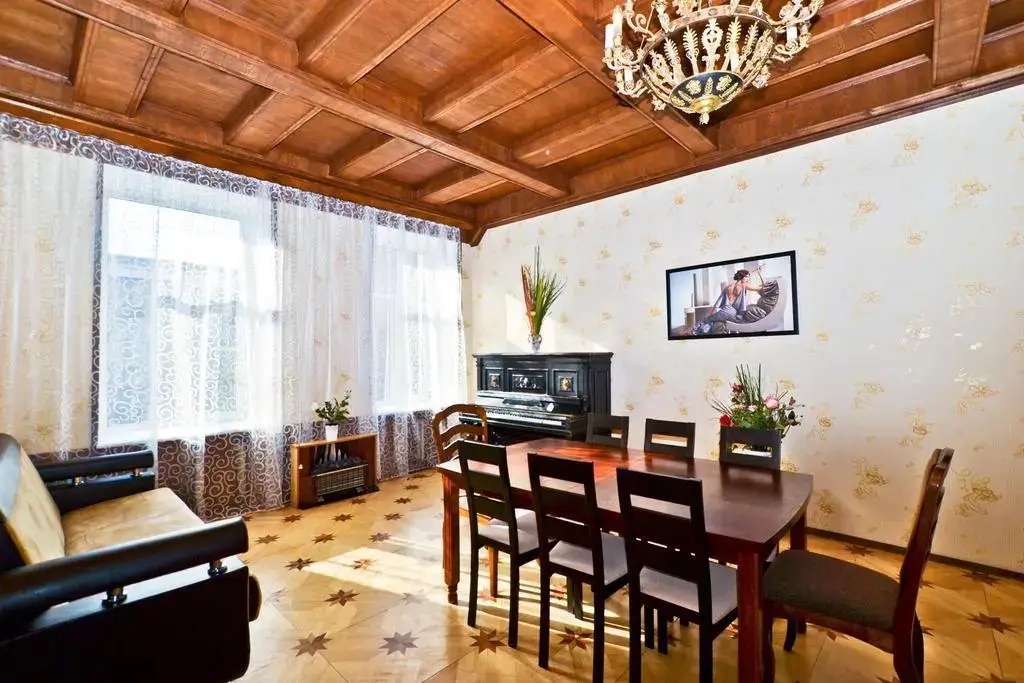 Sukhaparina: SpbStay Theatralnaya