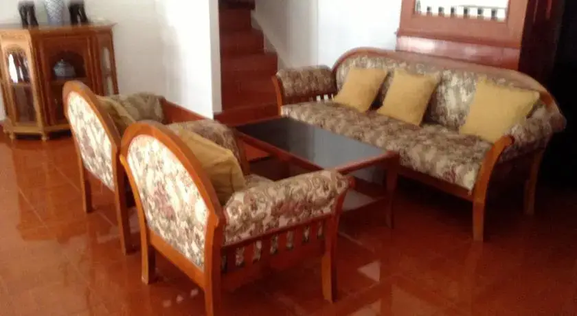 Чаам: Dee-Lek 1 Guesthouse & Restaurant