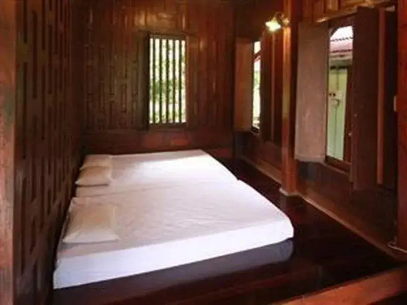 Ruan Amphawa(เรือน อัมพวา) — фото 1
