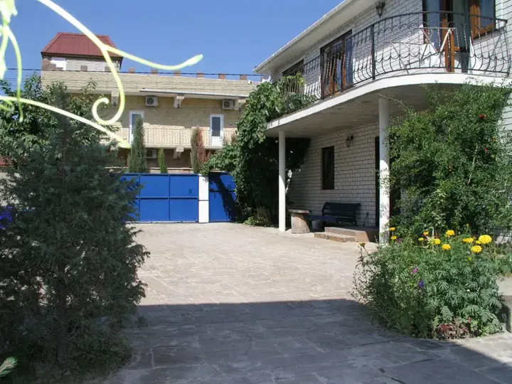Рыбачье: Guest House Mikhalych