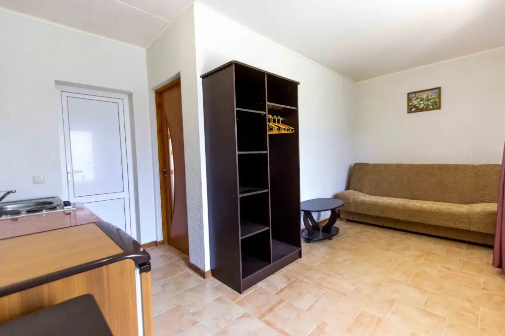 Рыбачье: Guest House Mikhalych