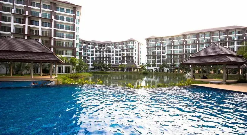 Банг-Саре: AD Bang Saray Lake Studio