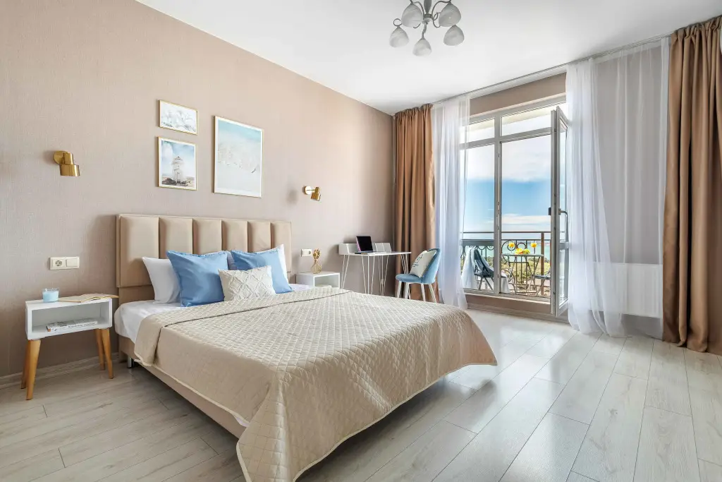 Квартира с Балконом и Шикарным Видом на Море от Home Group — фото 1