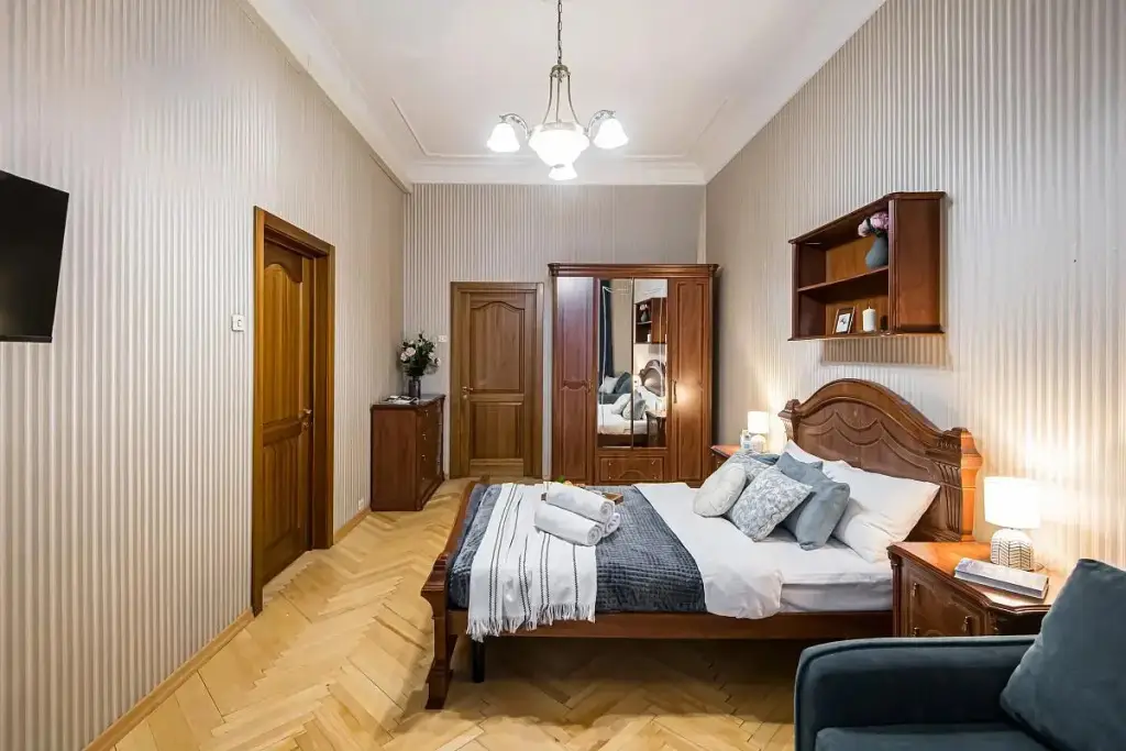Shiryayevo: GMApartments (ДжиЭмАпартментс) на бульваре Никитский 12