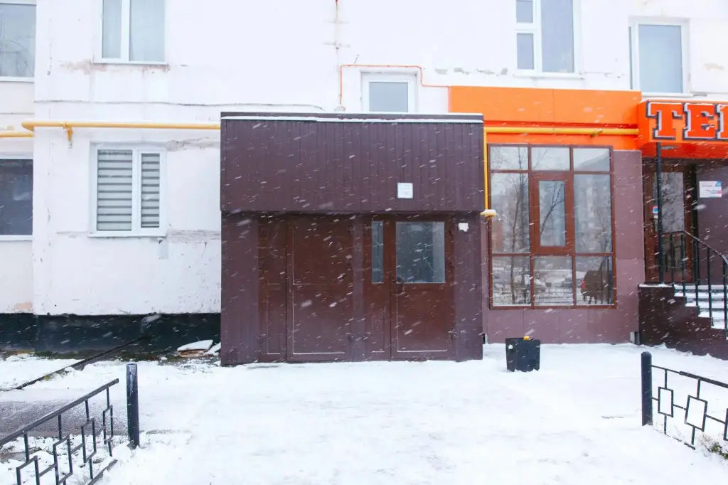 Новый Уренгой: Пять Звёзд в микрорайоне Мирный 4/3
