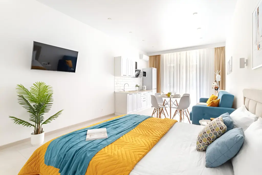 Геленджик: Квартира Студия с Собственной Террасой рядом с Морем от Home Group