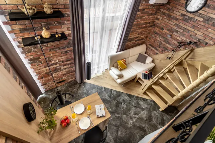 Геленджик: Апартаменты Двухэтажные в Стиле Гранж от Home Group