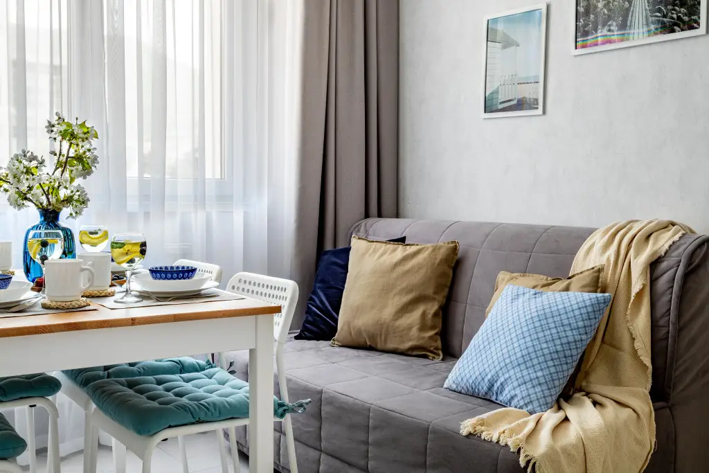 Геленджик: Апартаменты с балконом, вид  на горы бассейн во дворе Home Group