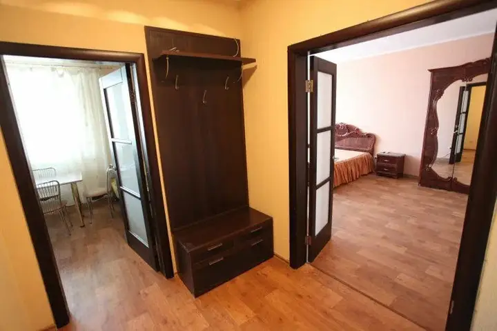 Уфа: Апартаменты на улице Цюрупы 40