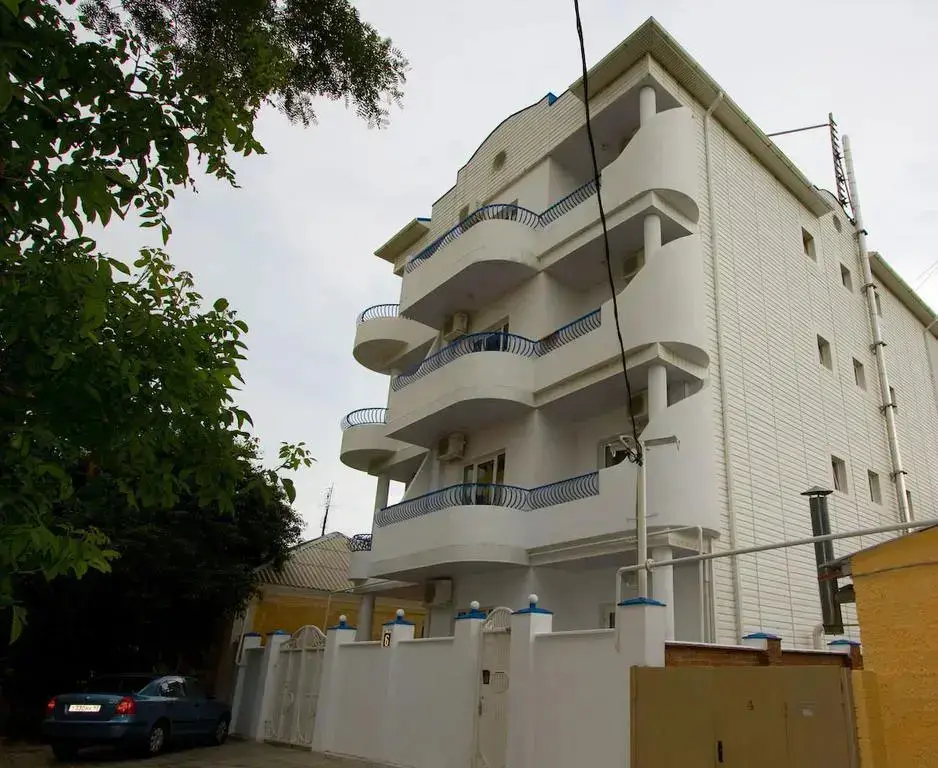 Витязево: Mini Hotel Konek